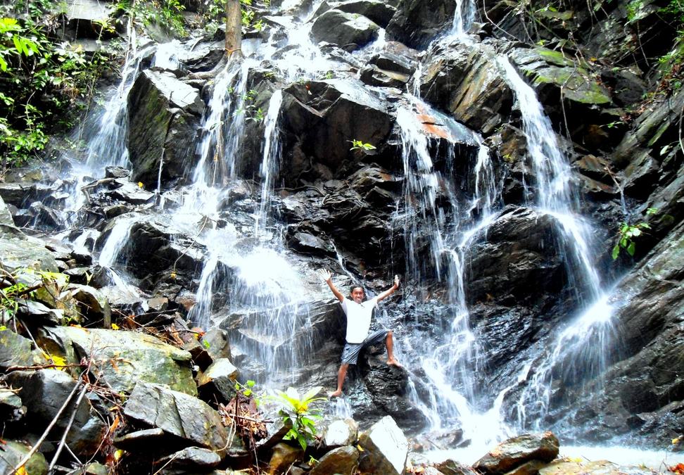 Ein Wasserfall auf einer Tour ab dem Resort.