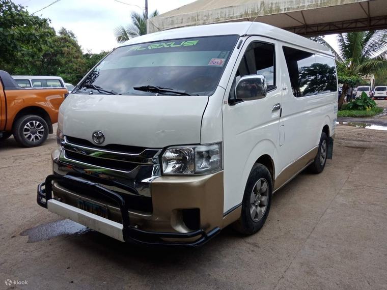 Klimatisierter Van für den Transfer ab Puerto Princesa